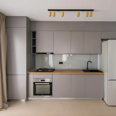 Promenada Apartments 4 *